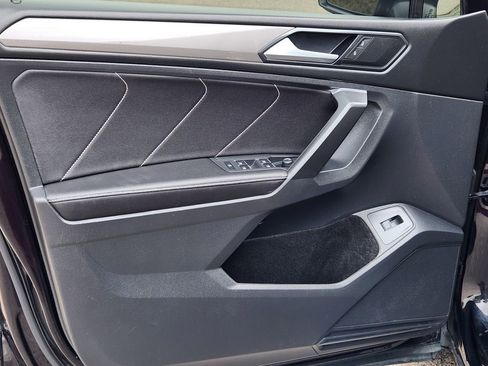 Certified 2022 Volkswagen Tiguan SE image 6