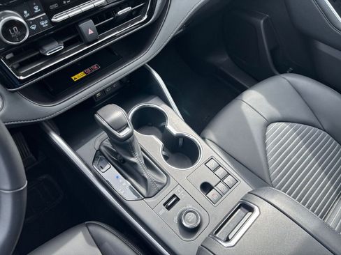 Used 2025 Toyota Highlander XSE image 44