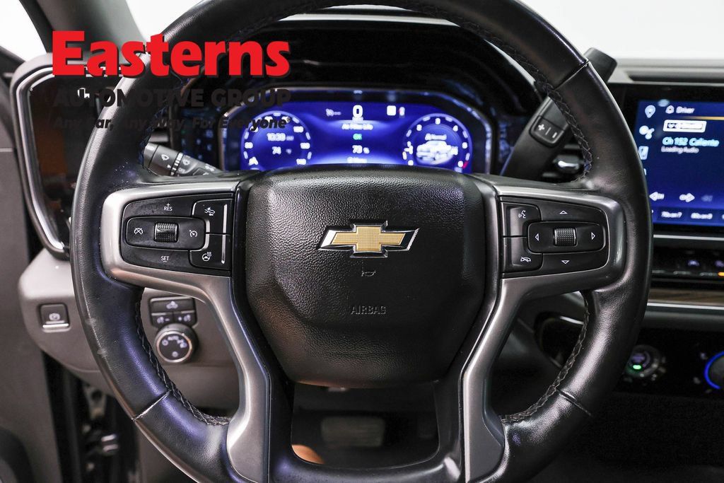 Used 2023 Chevrolet Silverado 1500 LT AWD/4WD image 10