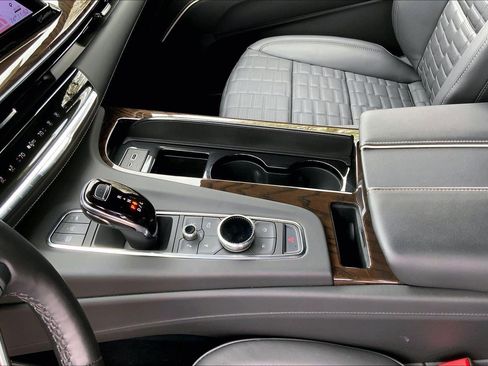 Used 2023 Cadillac Escalade Sport Platinum w/ LPO, ONYX Package AWD/4WD image 18