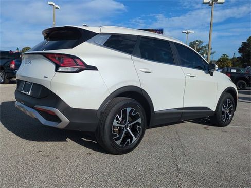 Used 2023 Kia Sportage EX image 4