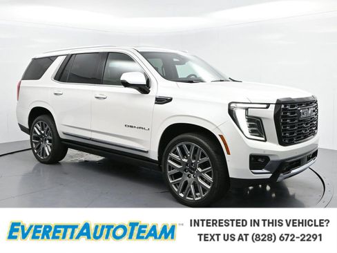 Used 2025 GMC Yukon Denali Ultimate AWD/4WD image 1