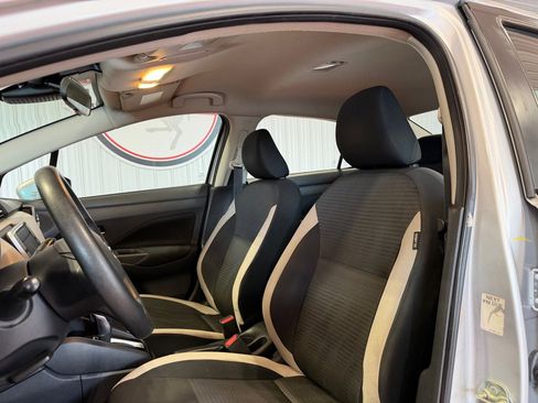 Used 2021 Nissan Versa SV image 14