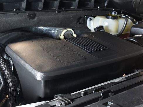 Used 2021 GMC Yukon Denali w/ Denali Premium Package image 9