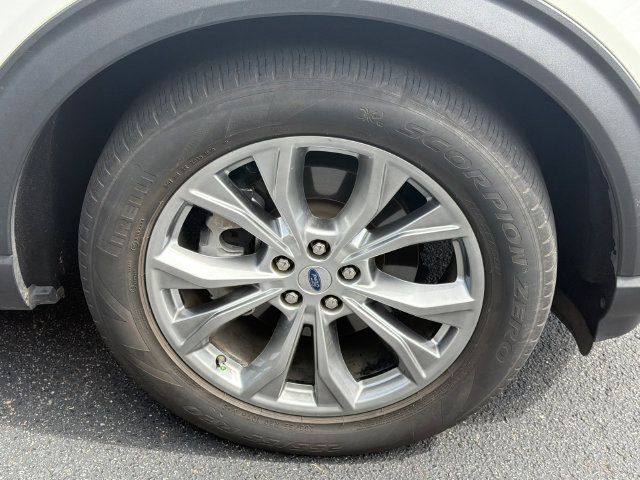 Used 2020 Ford Explorer XLT w/ Equipment Group 202A RWD image 14
