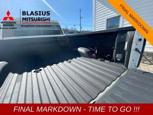 Used 2022 GMC Sierra 3500 AT4 w/ Gooseneck/5TH Wheel Package image 27