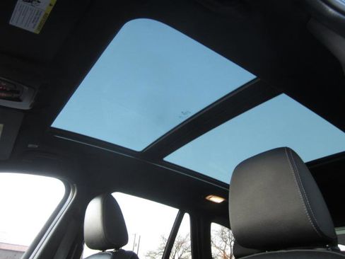 Used 2018 BMW X1 xDrive28i image 9