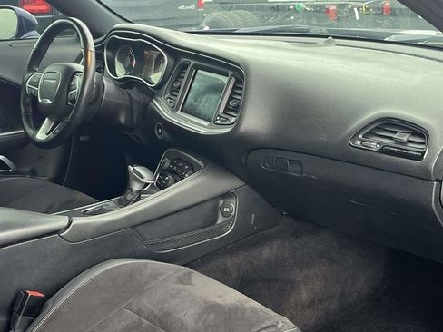 Used 2017 Dodge Challenger GT w/ GT Interior Package image 22