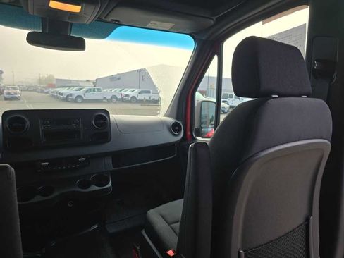 Used 2021 Mercedes-Benz Sprinter 1500 image 14