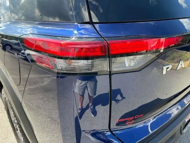 Certified 2025 Nissan Pathfinder SV AWD/4WD image 11