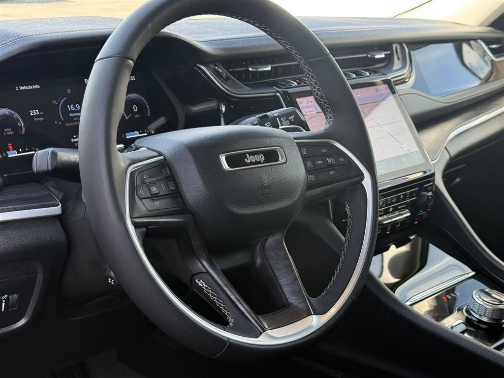 Used 2024 Jeep Grand Cherokee L Limited w/ Luxury Tech Group II AWD/4WD image 14