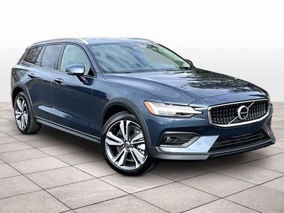 Used 2025 Volvo V60 B5 Cross Country Plus