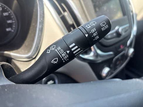 Used 2019 Chevrolet Equinox LT AWD/4WD image 14