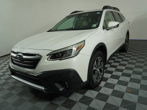 Used 2021 Subaru Outback Limited image 3