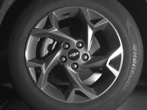 Used 2025 Chevrolet Trax LT FWD image 12