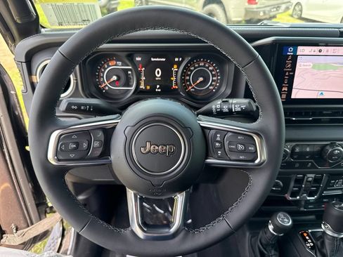 New 2026 Jeep Wrangler Unlimited Sahara AWD/4WD image 9