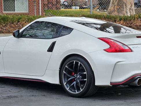 Used 2016 Nissan 370Z NISMO image 3