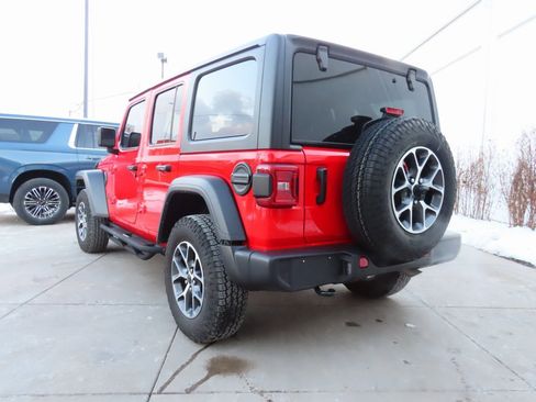 Used 2024 Jeep Wrangler Sport S image 5