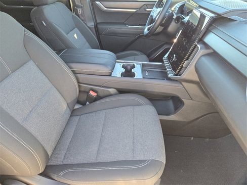 Used 2025 GMC Acadia Elevation image 9