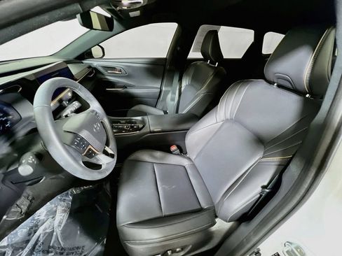 Certified 2025 Toyota Crown Signia AWD/4WD image 18