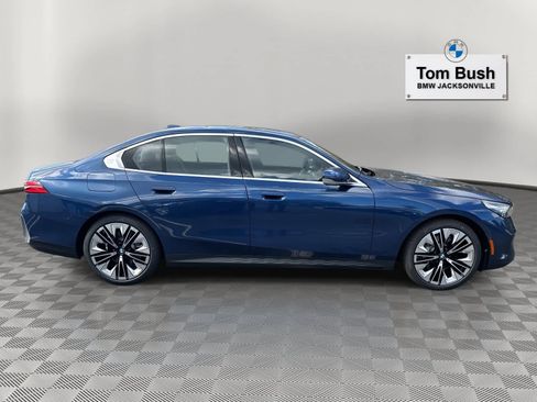 New 2026 BMW 530i 530i image 2