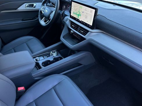 New 2026 Ford Explorer Active w/ Active Comfort Package image 16