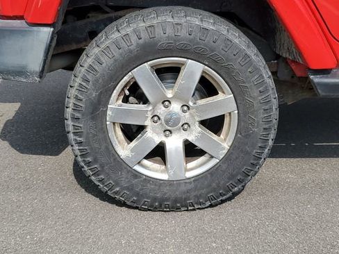 Used 2014 Jeep Wrangler Unlimited Sahara w/ Dual Top Group image 5