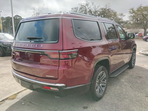 Certified 2024 Jeep Wagoneer Series II w/ Flexible Seating Group image 4