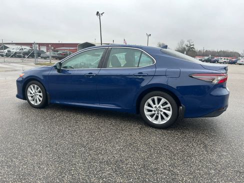 Used 2023 Toyota Camry LE image 4