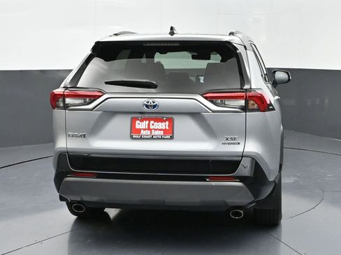 Certified 2021 Toyota RAV4 XSE w/ Carpet Mat Package (TMS) image 28