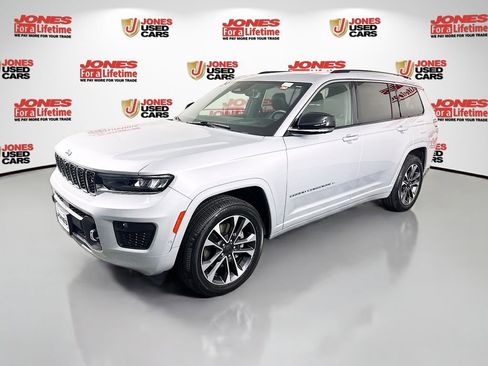 Used 2023 Jeep Grand Cherokee L Overland w/ Advanced Protech Group III AWD/4WD image 15