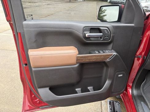 Used 2021 Chevrolet Silverado 1500 High Country image 3