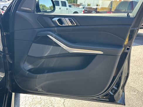 Used 2025 BMW X5 sDrive40i w/ M Sport Package RWD image 15