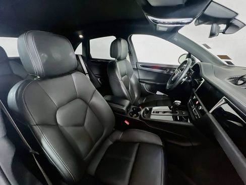 Certified 2024 Porsche Macan S AWD/4WD image 30