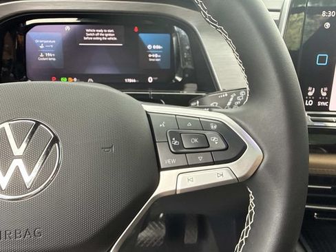 Used 2026 Volkswagen Atlas Cross Sport SE FWD image 31