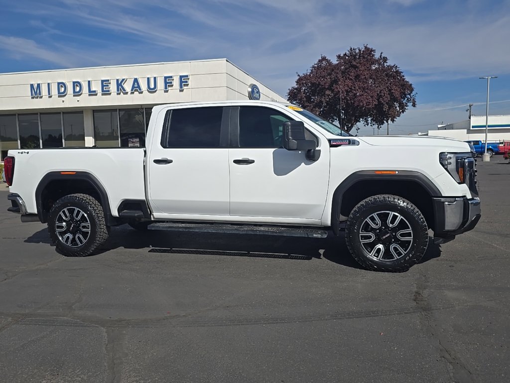 Used 2024 GMC Sierra 3500 Pro AWD/4WD image 2