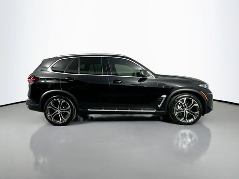 New 2026 BMW X5 xDrive50e image 4