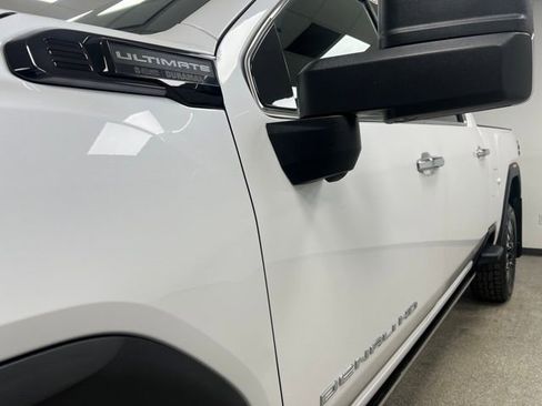 Used 2024 GMC Sierra 3500 Denali Ultimate image 15