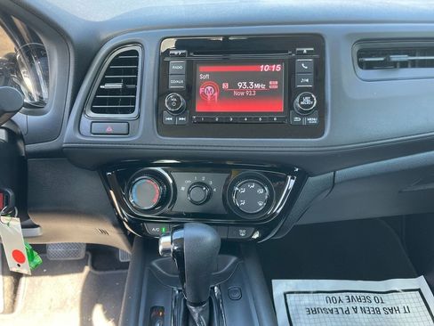 Used 2018 Honda HR-V LX image 20