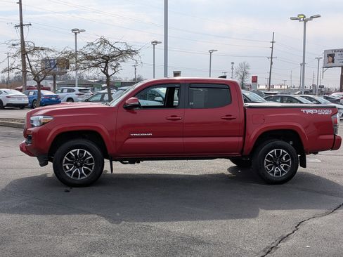 Certified 2022 Toyota Tacoma TRD Sport image 5