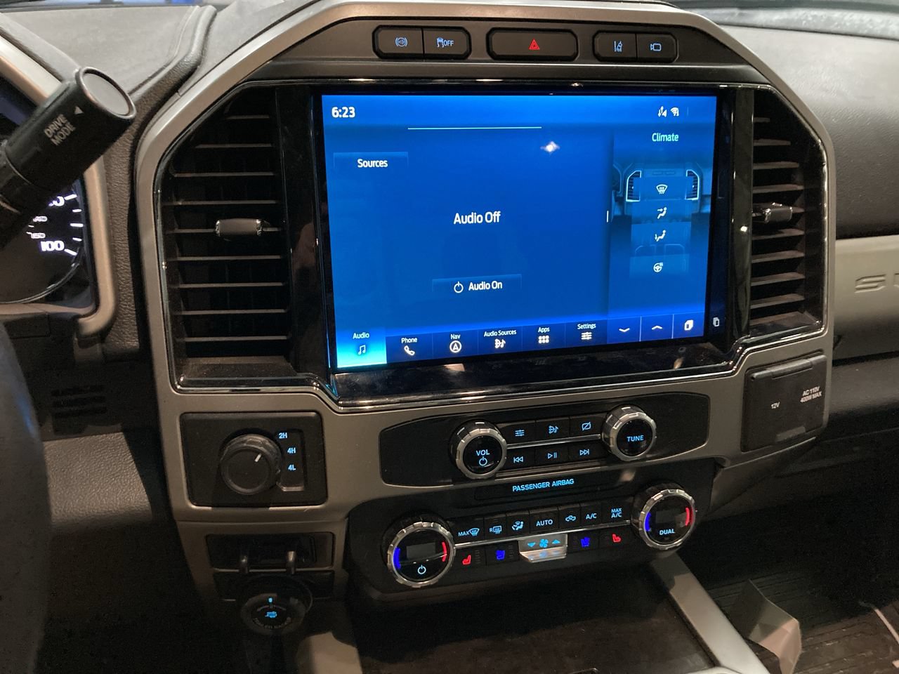 Used 2022 Ford F350 Lariat w/ Lariat Value Package AWD/4WD image 15