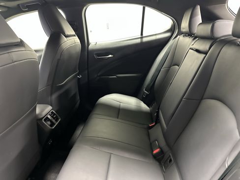 Used 2023 Lexus UX 250h AWD w/ Accessory Package (Z2) image 31
