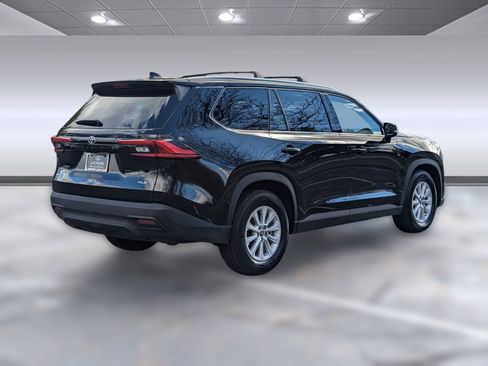 Used 2024 Toyota Grand Highlander XLE image 9