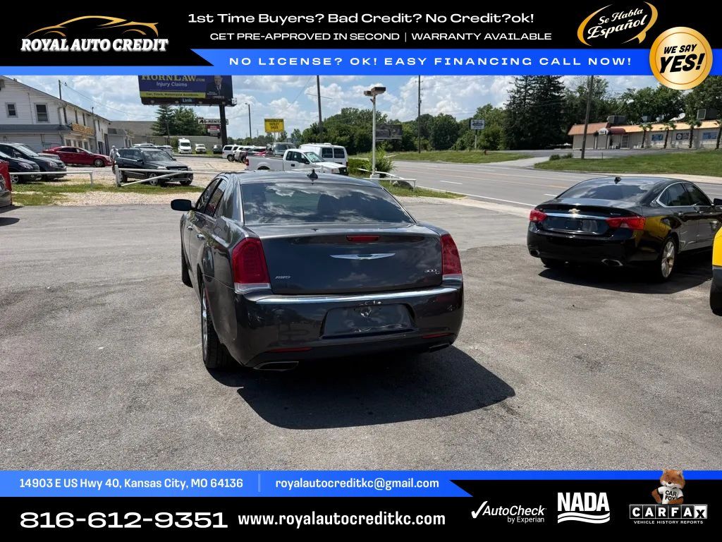 Used 2017 Chrysler 300 C w/ Safetytec Plus Group AWD/4WD image 4
