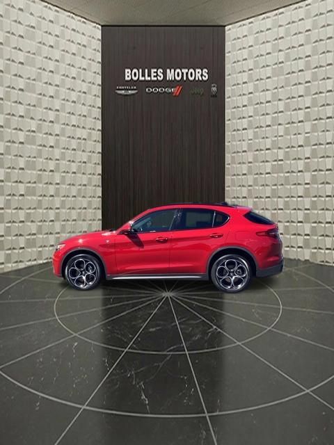 Used 2023 Alfa Romeo Stelvio Ti AWD/4WD image 14