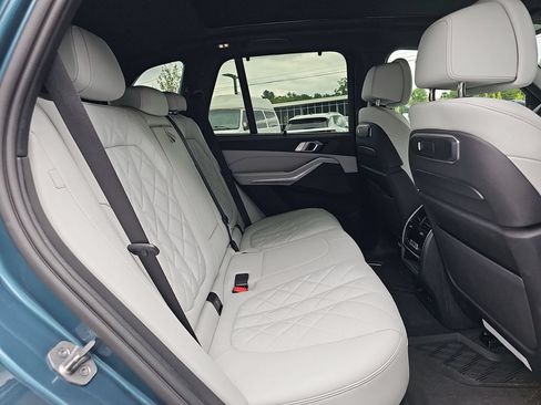 Used 2024 BMW X5 xDrive40i w/ Executive Package AWD/4WD image 28
