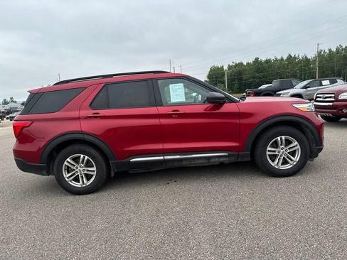 Used 2020 Ford Explorer XLT w/ Equipment Group 202A AWD/4WD image 9