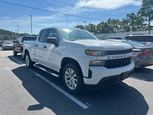 Used 2019 Chevrolet Silverado 1500 Custom w/ Custom Value Package AWD/4WD image 5