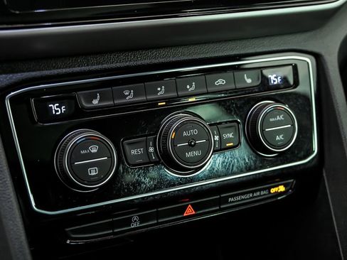 Certified 2023 Volkswagen Atlas SE w/ Panoramic Sunroof Package image 19