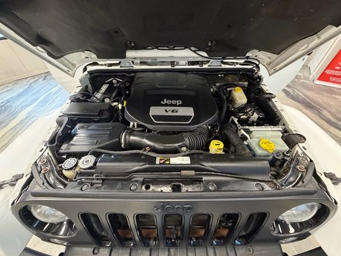 Used 2014 Jeep Wrangler Unlimited Sahara AWD/4WD image 58